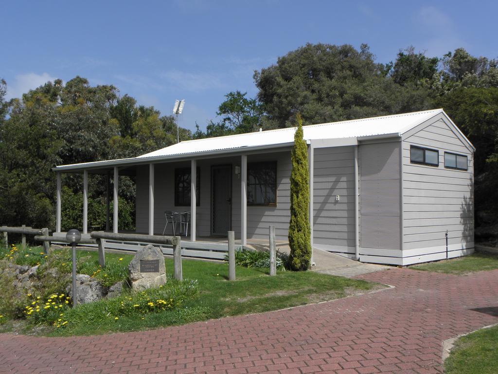 Lakeside Tourist Park Robe Room photo